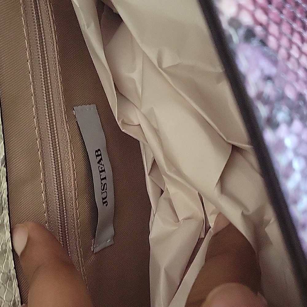 JustFab Handbag - Picture 7 of 10
